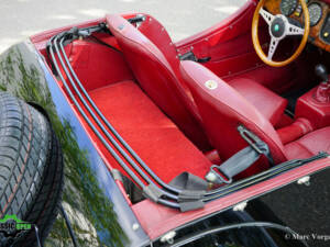 Image 13/54 of Morgan Plus 8 (1992)