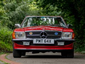 Immagine 4/25 di Mercedes-Benz 280 SL (1981)