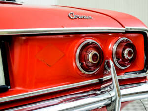 Image 36/50 of Chevrolet Corvair Monza Convertible (1966)