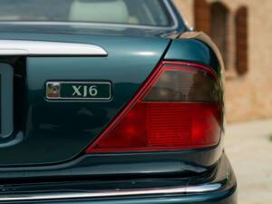 Afbeelding 12/50 van Jaguar XJ6 3.2 (1995)