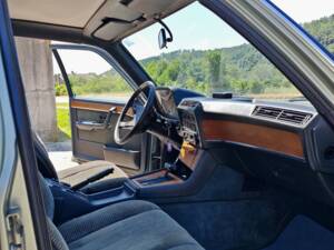 Bild 28/50 von BMW 745i (1982)