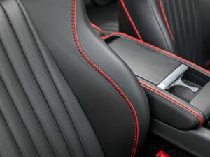 Bild 47/50 von Aston Martin DB 9 GT Volante (2016)