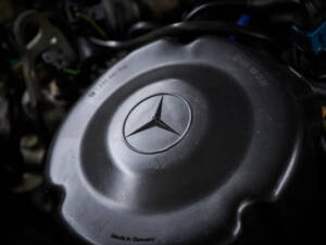 Image 68/89 of Mercedes-Benz 560 SL (1986)