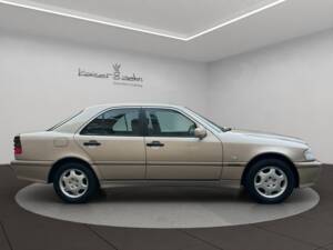 Bild 5/21 von Mercedes-Benz C 180 (2000)