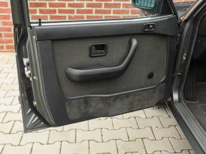 Image 29/68 of BMW 528i (1985)