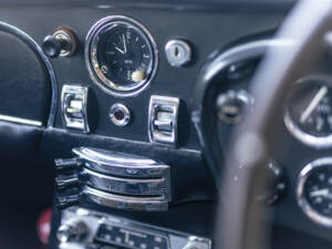 Bild 20/50 von Aston Martin DB 6 Vantage (1970)