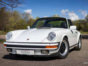 Image 2/45 of Porsche 911 Carrera 3.2 (1984)