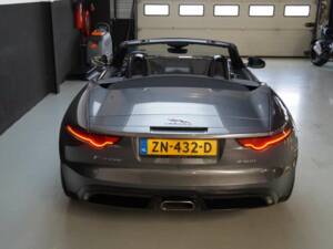 Image 7/50 of Jaguar F-Type (2019)