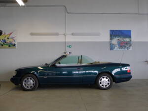 Afbeelding 32/40 van Mercedes-Benz E 220 (1995)