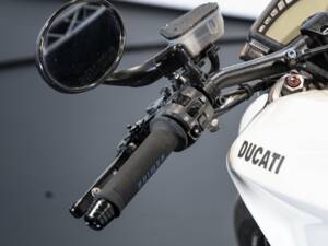 Image 18/50 of Ducati DUMMY (2010)