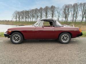 Image 4/6 of MG MGB (1979)