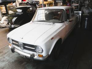 Image 48/50 of Alfa Romeo Giulia 1300 Super (1971)