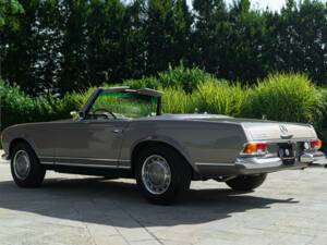 Immagine 13/50 di Mercedes-Benz 280 SL (1969)