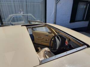 Image 2/12 of Mercedes-Benz 200 (1982)