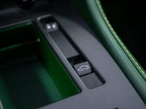 Immagine 19/43 di Aston Martin V8 Vantage (2010)