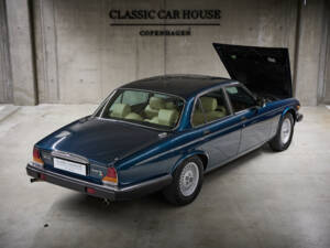 Afbeelding 98/99 van Daimler Double Six (1993)