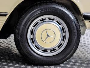 Image 18/50 of Mercedes-Benz 350 SL (1972)