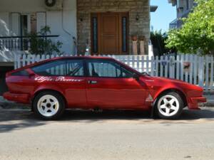 Image 2/15 of Alfa Romeo GTV 6 2.5 (1983)