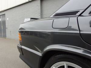 Immagine 19/98 di Mercedes-Benz 190 E 2.3-16 (1985)