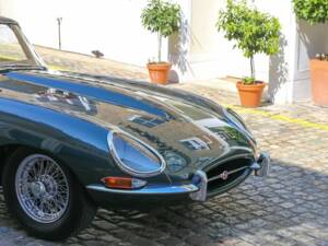 Imagen 9/50 de Jaguar E-Type 4.2 (1965)