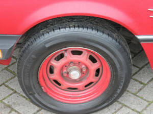 Image 5/30 of BMW 320i (1982)