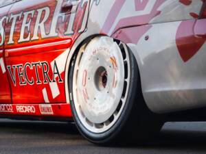 Immagine 4/15 di Vauxhall Vectra 2,0 16V (1997)