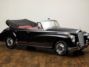 Image 21/21 de Mercedes-Benz 300 c Cabriolet D (1956)