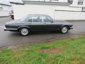 Image 6/30 of Daimler Double Six (1992)