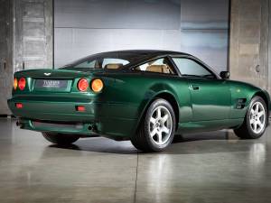 Immagine 5/29 di Aston Martin V8 Vantage V550 (1995)