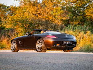 Afbeelding 50/50 van Mercedes-Benz SLS AMG Roadster (2013)