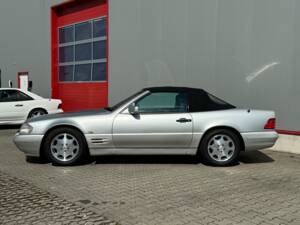 Imagen 3/22 de Mercedes-Benz SL 320 (1997)