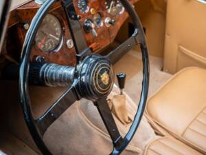 Image 18/41 of Jaguar XK 140 DHC (1955)