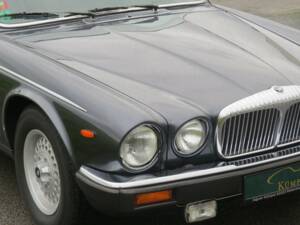 Image 9/30 of Daimler Double Six (1992)