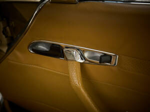 Image 72/99 of Mercedes-Benz 300 SL (1987)