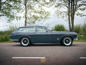 Image 2/47 of Volvo 1800 ES (1972)