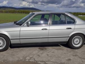 Afbeelding 3/31 van BMW 525i (1990)