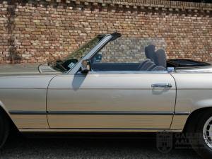 Image 11/50 of Mercedes-Benz 380 SL (1985)