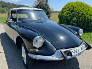 Image 4/29 of Citroën ID 19 (1958)