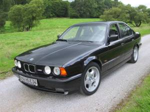 Image 4/18 of BMW M5 (1992)