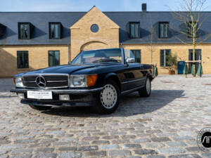 Imagen 1/32 de Mercedes-Benz 560 SL (1988)