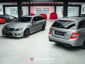 Bild 1/24 von Mercedes-Benz C 63 AMG T (2010)