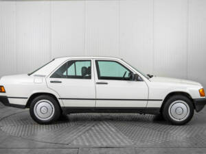 Immagine 9/50 di Mercedes-Benz 190 D (1985)