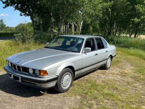 Image 1/33 de BMW 735i (1990)