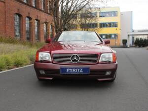 Image 8/24 de Mercedes-Benz 500 SL (1991)