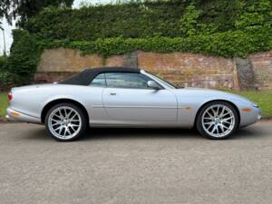 Bild 11/12 von Jaguar XKR (2001)