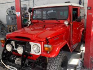 Immagine 2/18 di Toyota Land Cruiser BJ 42 (1982)