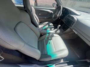 Image 28/39 of Porsche 911 Carrera 4S (2002)