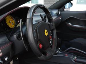 Imagen 12/19 de Ferrari 599 GTO (2010)