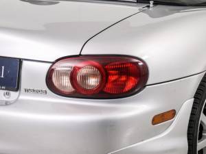 Image 31/50 of Mazda MX 5 (2003)