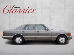 Image 3/23 of Mercedes-Benz 300 SE (1990)